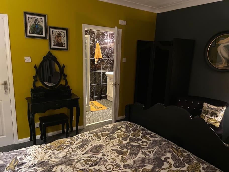 Palm View Luxury Botanical Themed With Sauna Apartment St Austell