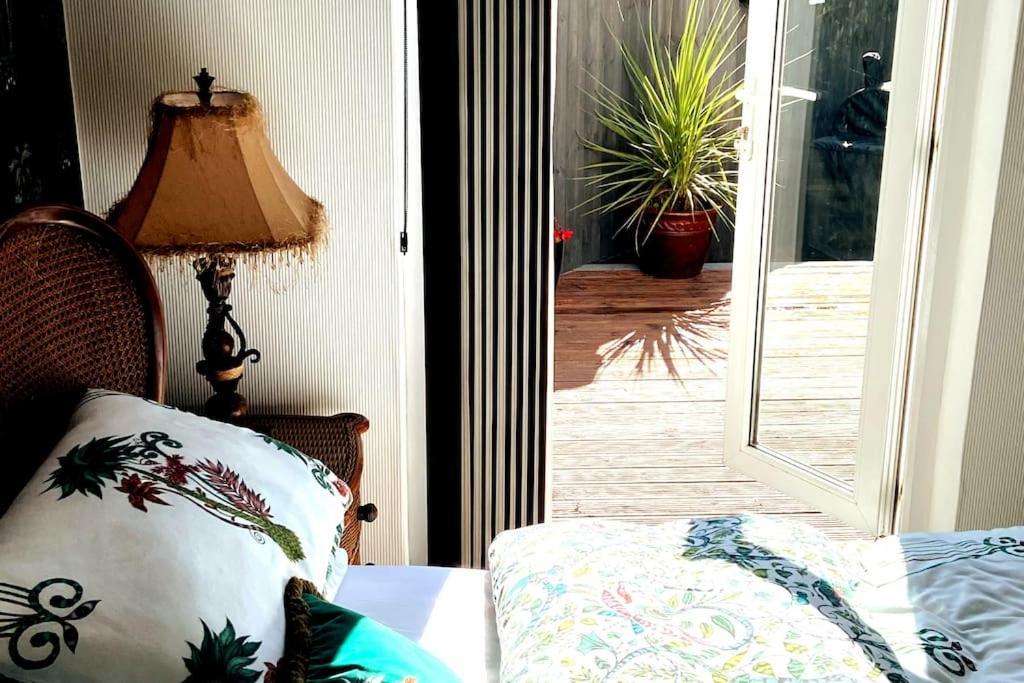 Palm View Luxury Botanical Themed With Sauna Apartment *